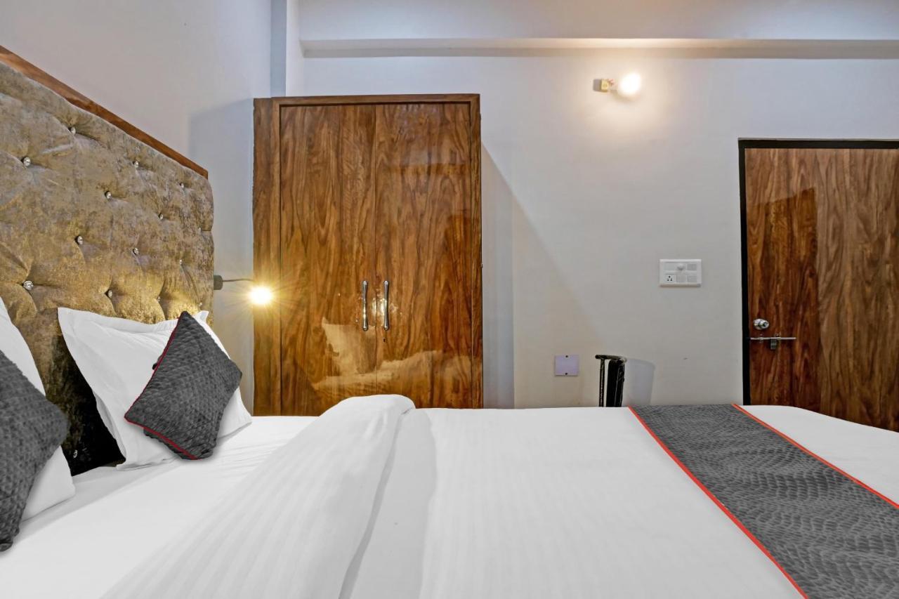 Townhouse Navneeta Grand Kakarmatha Exterior foto