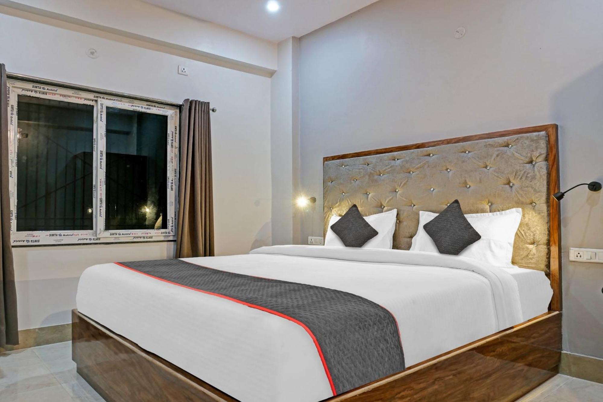 Townhouse Navneeta Grand Kakarmatha Exterior foto